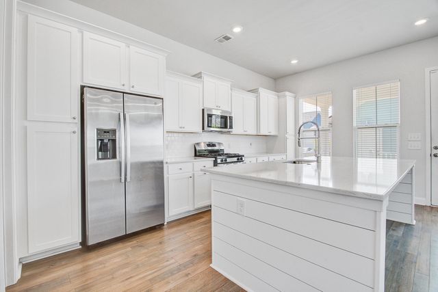 416 W Respite Lane, Summerville, SC 29483