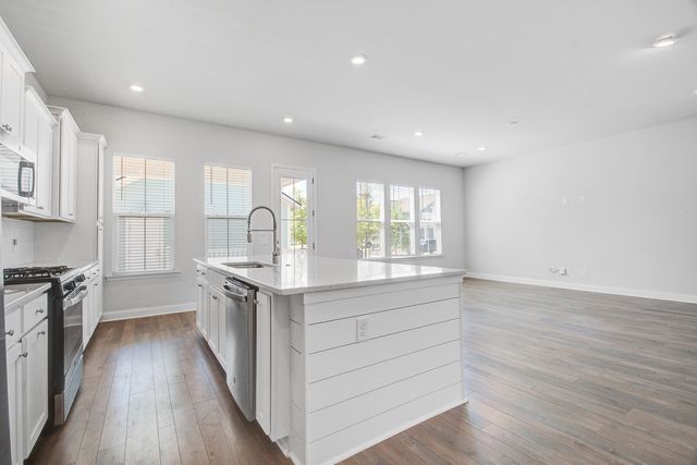 416 W Respite Lane, Summerville, SC 29483