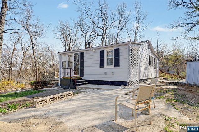 10 Berton Road, Boonton Township, NJ 07005