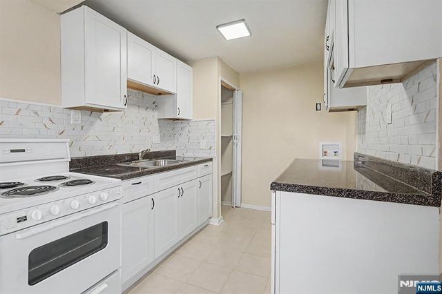 10 Berton Road, Boonton Township, NJ 07005