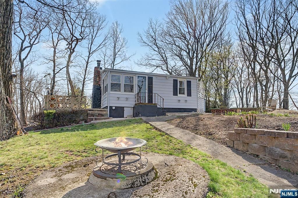 10 Berton Road, Boonton Township, NJ 07005