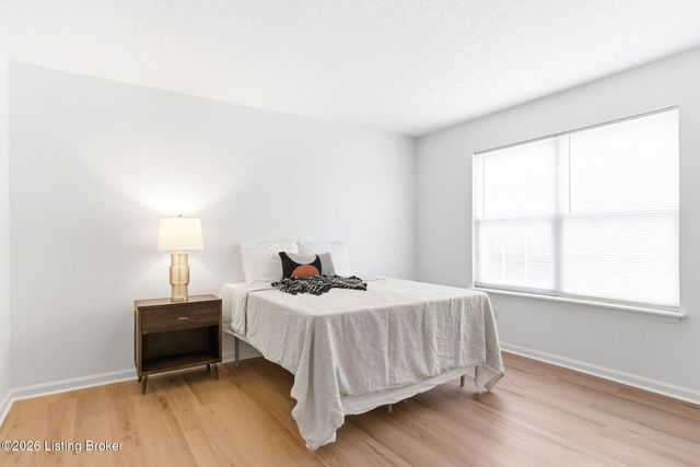 10401 Mimosa View Ct, Jeffersontown, KY 40299