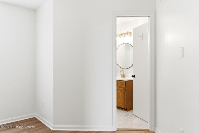 10401 Mimosa View Ct, Jeffersontown, KY 40299