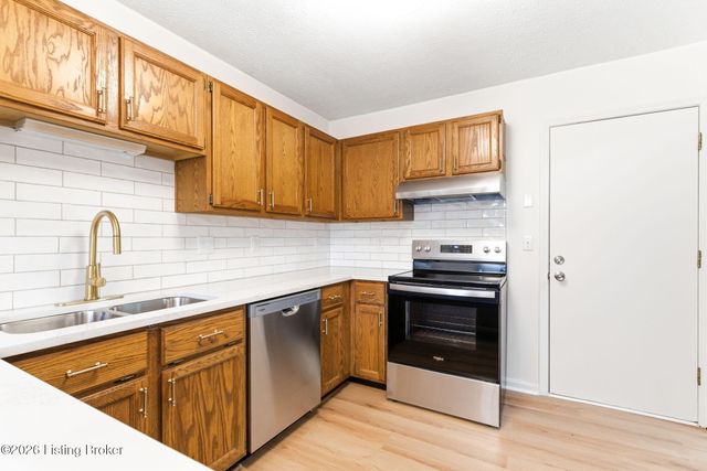 10401 Mimosa View Ct, Jeffersontown, KY 40299