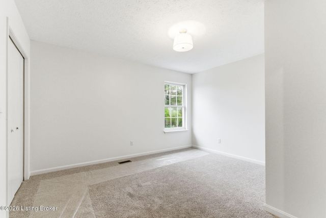 10401 Mimosa View Ct, Jeffersontown, KY 40299