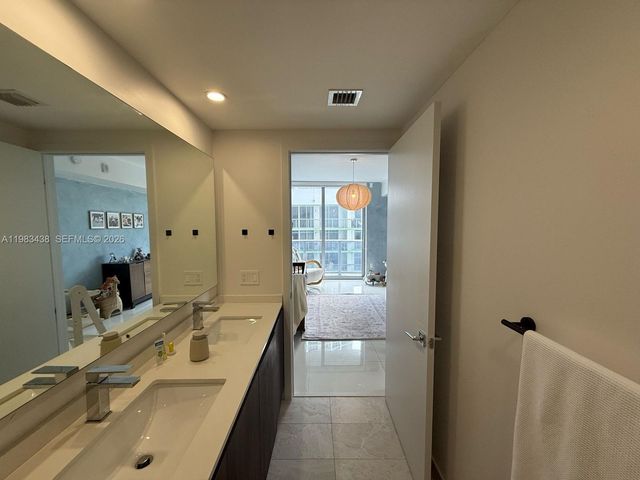 488 NE 18th St 3300, Miami, FL 33132