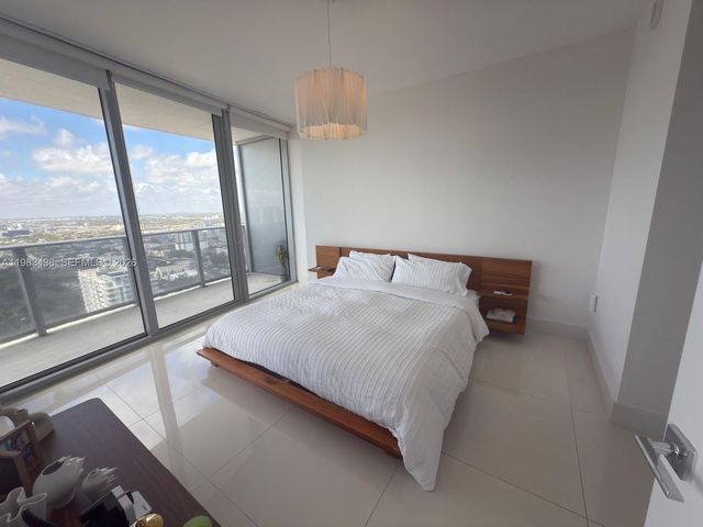 488 NE 18th St 3300, Miami, FL 33132