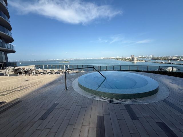 488 NE 18th St 3300, Miami, FL 33132