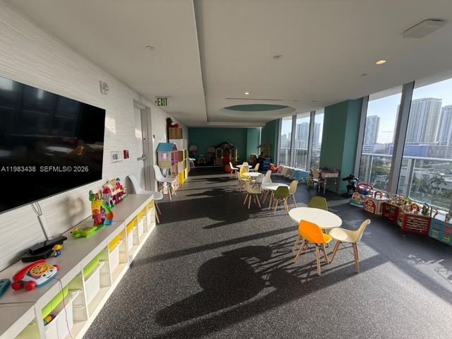 488 NE 18th St 3300, Miami, FL 33132