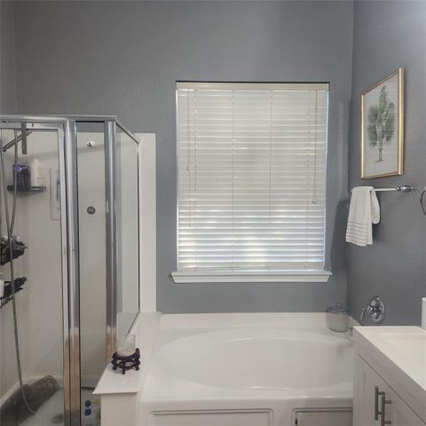 9415 Silver Ridge Drive, Rosharon, TX 77583