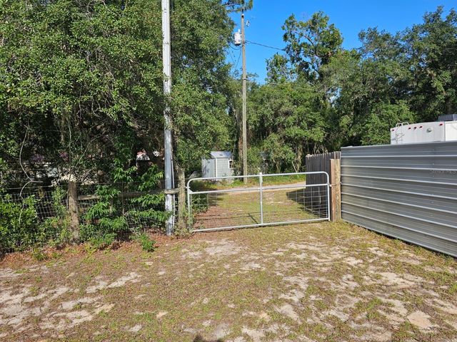 9050 SE 196TH TERRACE, Ocklawaha, FL 32179