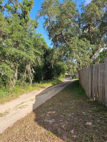 9050 SE 196TH TERRACE, Ocklawaha, FL 32179