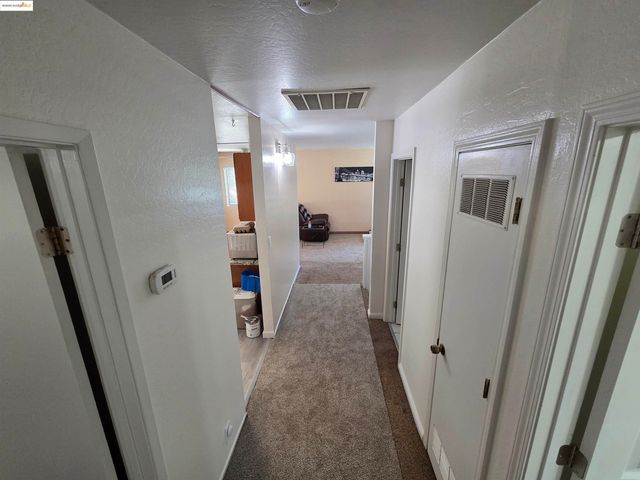 16581 S Creekside Dr, Sonora, CA 95370