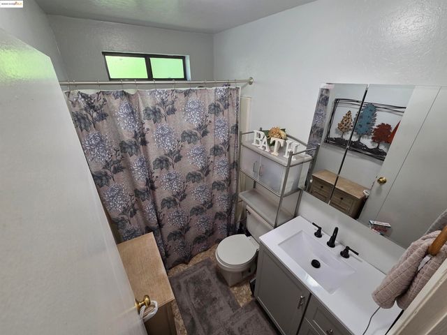 16581 S Creekside Dr, Sonora, CA 95370