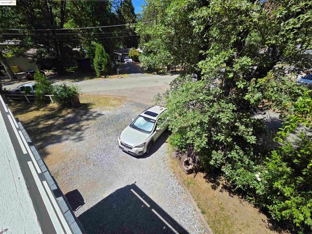 16581 S Creekside Dr, Sonora, CA 95370