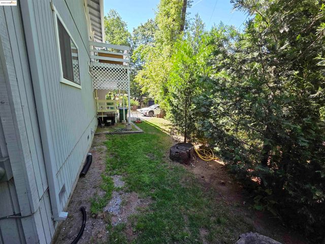 16581 S Creekside Dr, Sonora, CA 95370