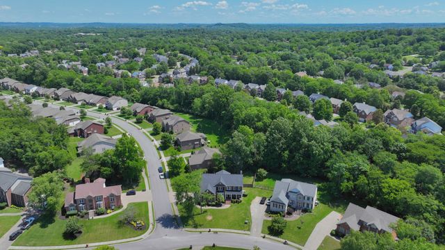 106 Shorecrest Cir, Hendersonville, TN 37075