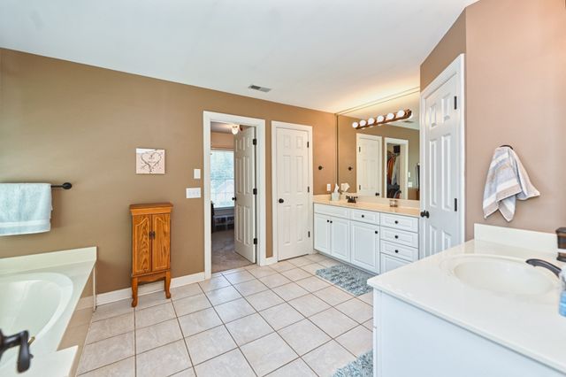 106 Shorecrest Cir, Hendersonville, TN 37075