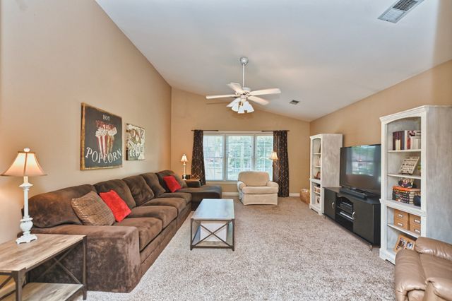 106 Shorecrest Cir, Hendersonville, TN 37075