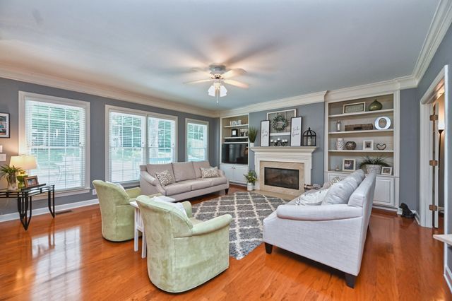 106 Shorecrest Cir, Hendersonville, TN 37075