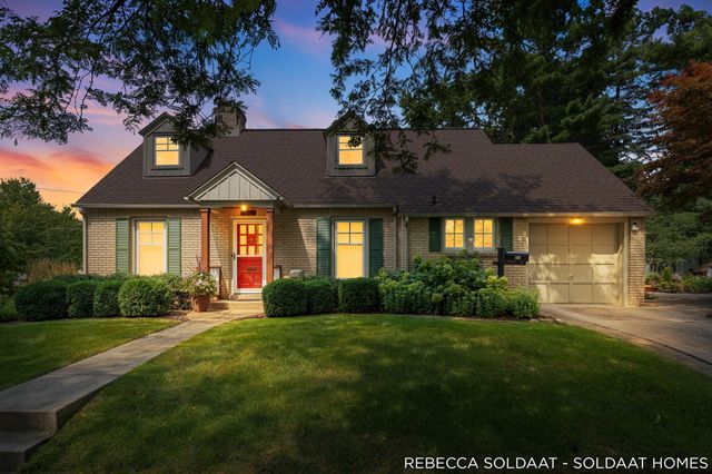 409 Marywood Drive NE, Grand Rapids, MI 49505