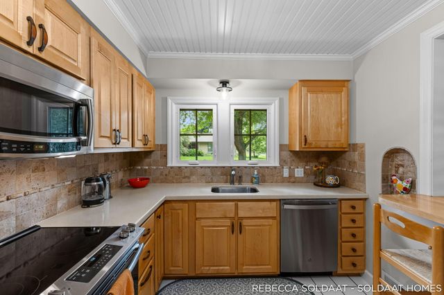 409 Marywood Drive NE, Grand Rapids, MI 49505