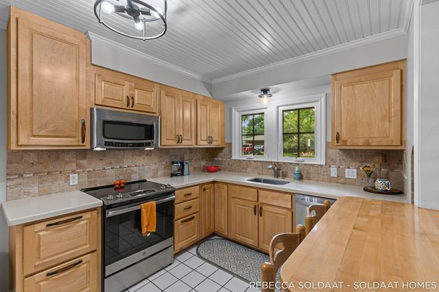 409 Marywood Drive NE, Grand Rapids, MI 49505