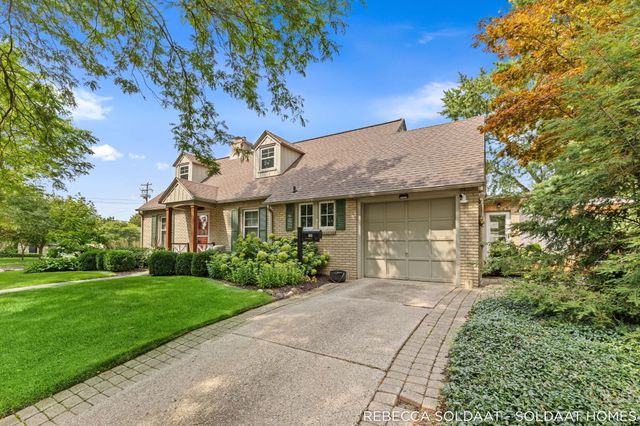409 Marywood Drive NE, Grand Rapids, MI 49505