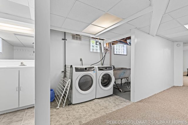 409 Marywood Drive NE, Grand Rapids, MI 49505