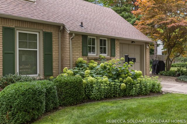 409 Marywood Drive NE, Grand Rapids, MI 49505