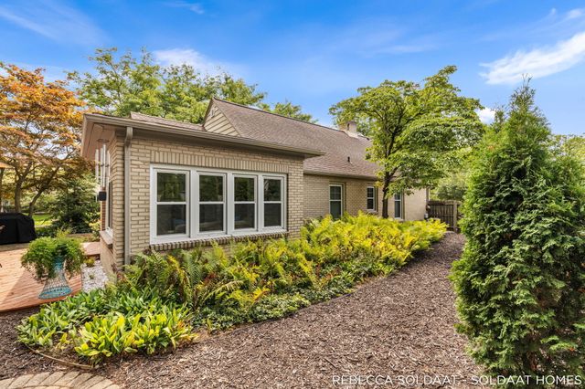 409 Marywood Drive NE, Grand Rapids, MI 49505