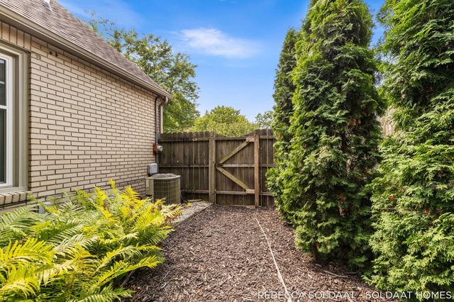 409 Marywood Drive NE, Grand Rapids, MI 49505