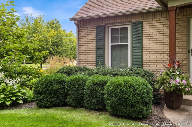409 Marywood Drive NE, Grand Rapids, MI 49505