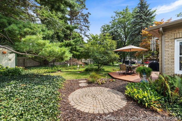 409 Marywood Drive NE, Grand Rapids, MI 49505