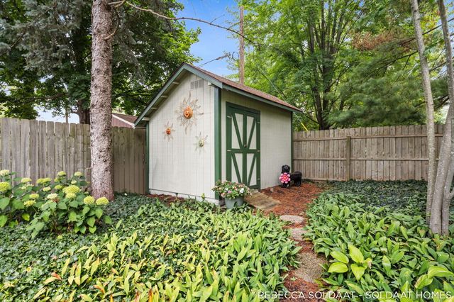 409 Marywood Drive NE, Grand Rapids, MI 49505