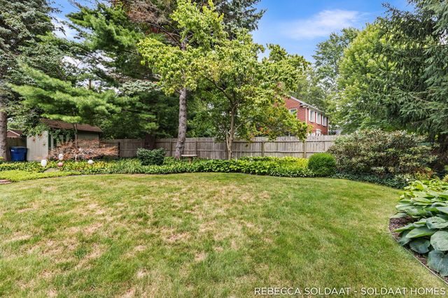 409 Marywood Drive NE, Grand Rapids, MI 49505