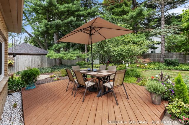 409 Marywood Drive NE, Grand Rapids, MI 49505