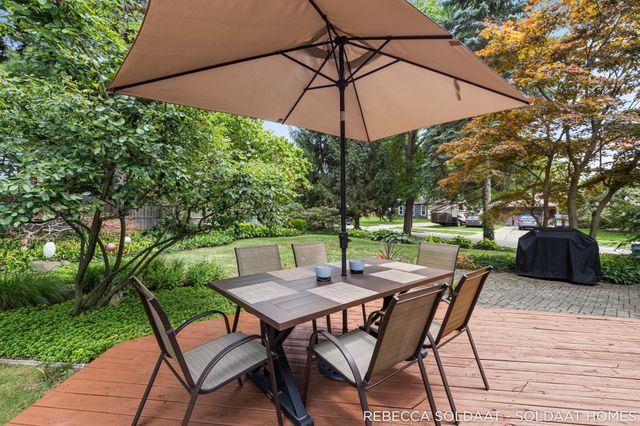409 Marywood Drive NE, Grand Rapids, MI 49505