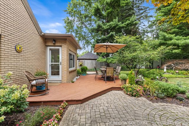 409 Marywood Drive NE, Grand Rapids, MI 49505
