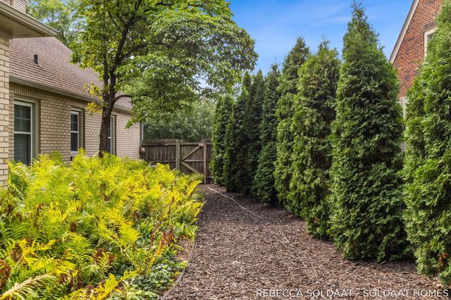 409 Marywood Drive NE, Grand Rapids, MI 49505