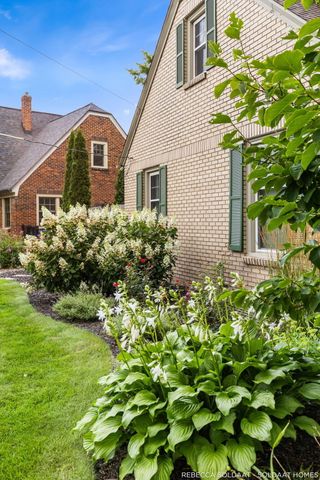 409 Marywood Drive NE, Grand Rapids, MI 49505