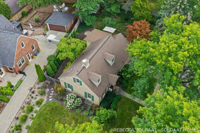 409 Marywood Drive NE, Grand Rapids, MI 49505
