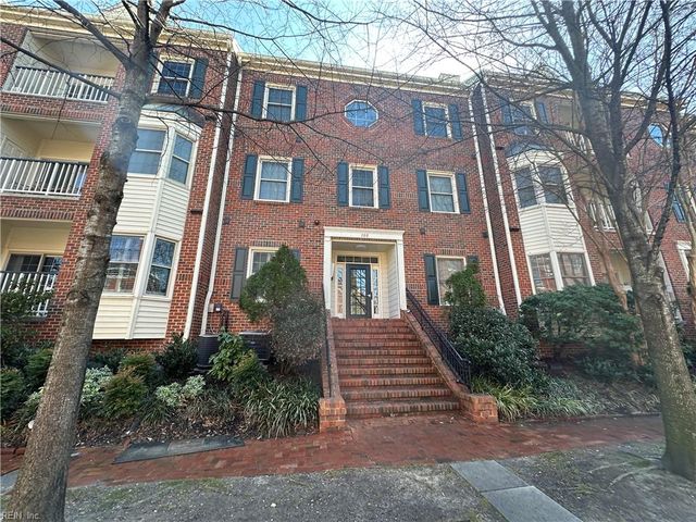 300 Yarmouth St Apt 327, Norfolk, VA 23510