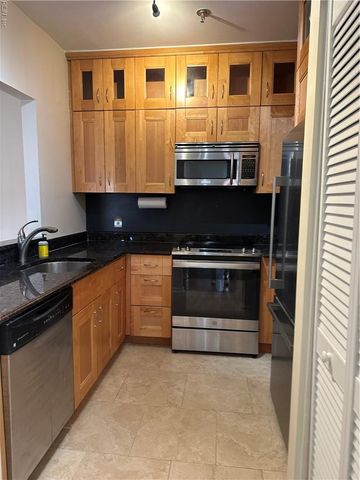300 Yarmouth St Apt 327, Norfolk, VA 23510