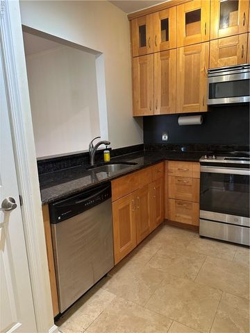 300 Yarmouth St Apt 327, Norfolk, VA 23510