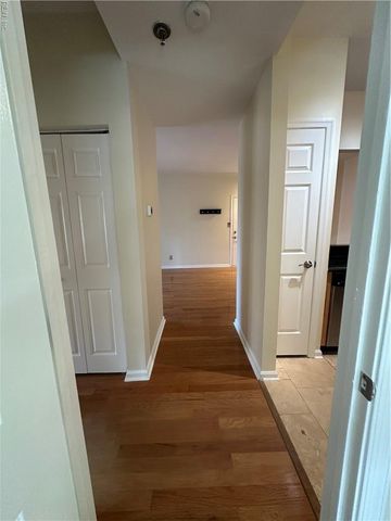 300 Yarmouth St Apt 327, Norfolk, VA 23510