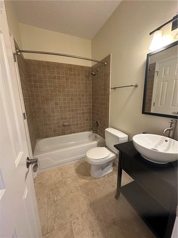 300 Yarmouth St Apt 327, Norfolk, VA 23510