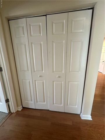 300 Yarmouth St Apt 327, Norfolk, VA 23510