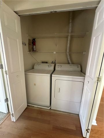 300 Yarmouth St Apt 327, Norfolk, VA 23510