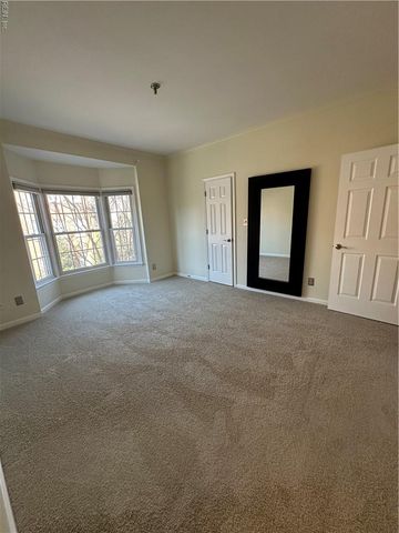 300 Yarmouth St Apt 327, Norfolk, VA 23510